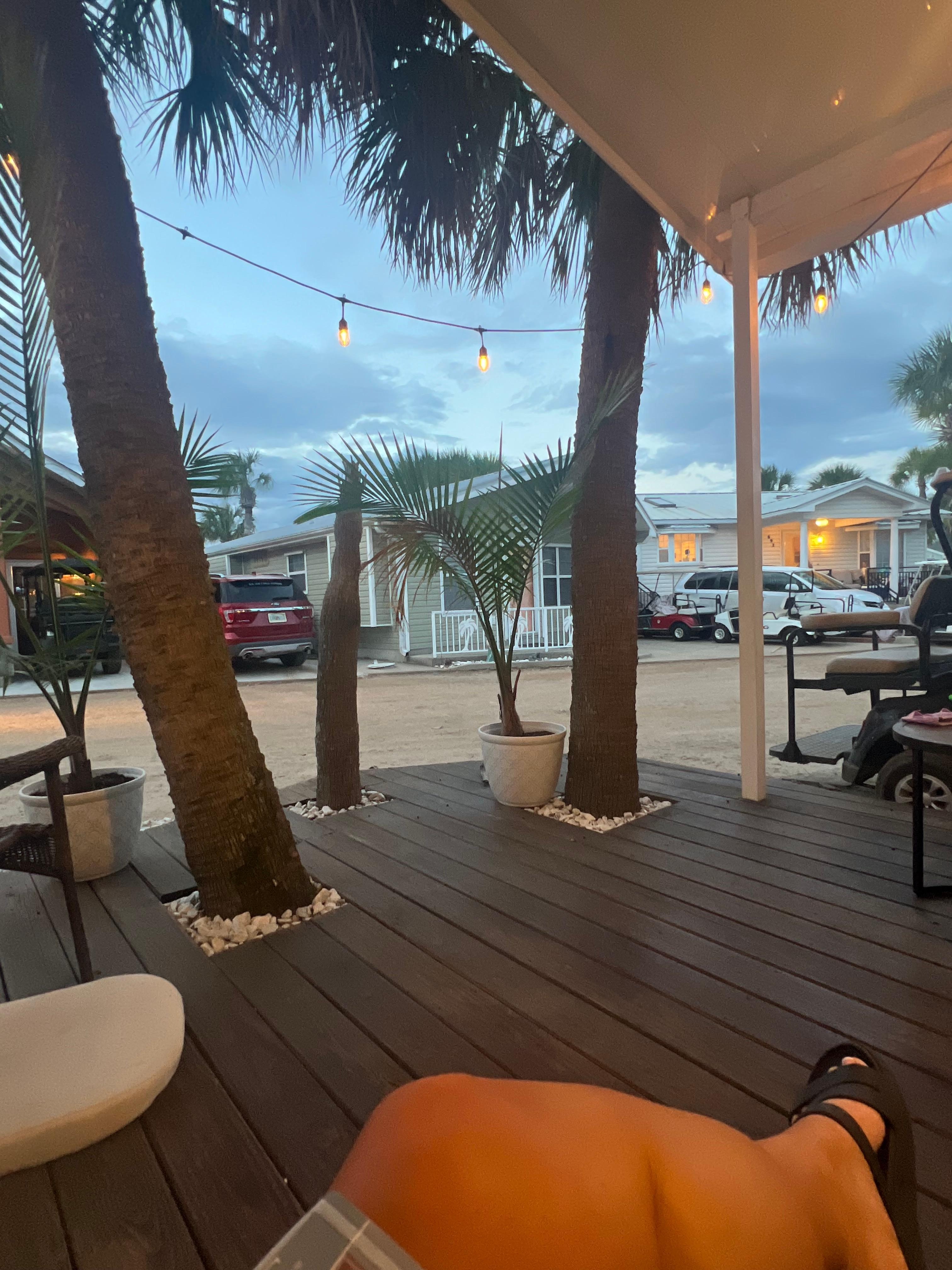 Front porch is super cute 