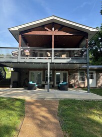 2 spacious outside areas