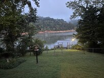 Morning on the lake