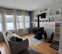 Living room (downstairs)