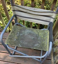 Nasty deck furniture. Including a round table that was uneven and full of rust!