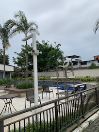 Área da piscina, academia e sauna