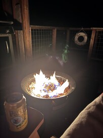 Propane fireplace was lovely, and they provided two full propane bottles (one for fireplace and one for the bbq)