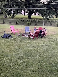 Huge backyard with everything ready for us.