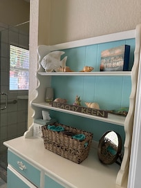 Cool decorations in bathroom