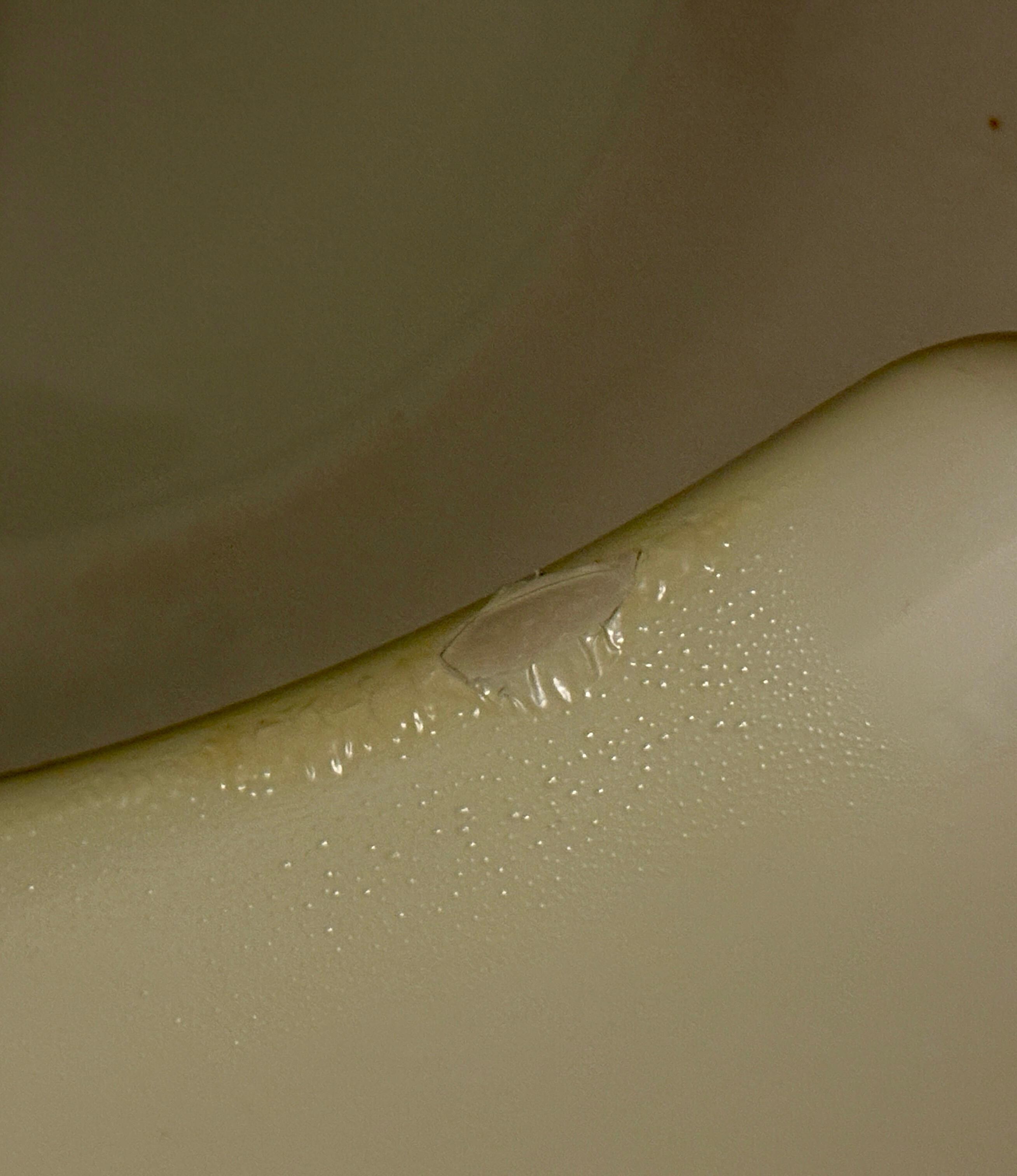 Toilet seat was dirty and damy