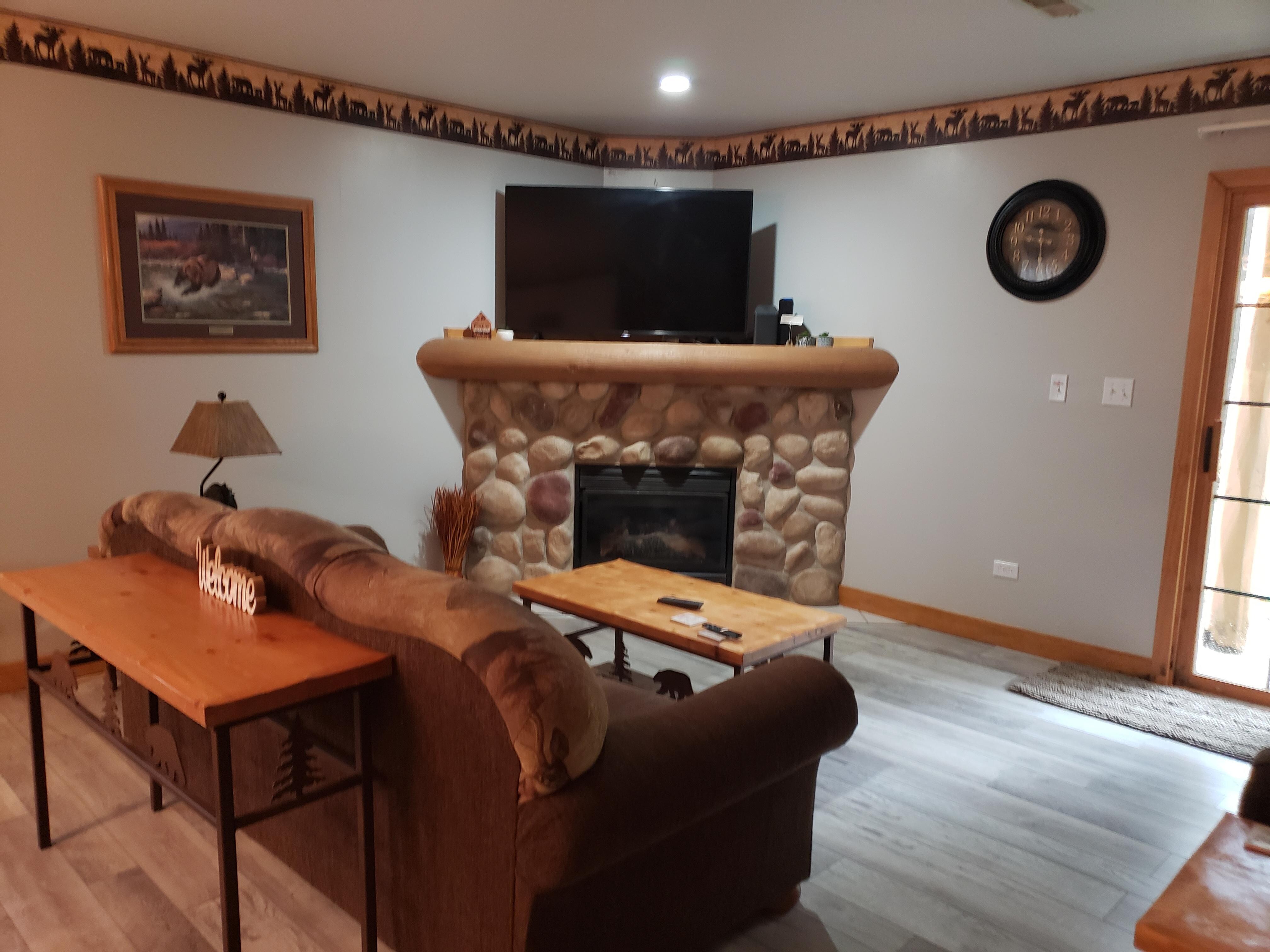 Living room was very cozy to relax in after lots of hiking 