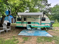 Camper and sitting area. This is how it looked when we arrived.
