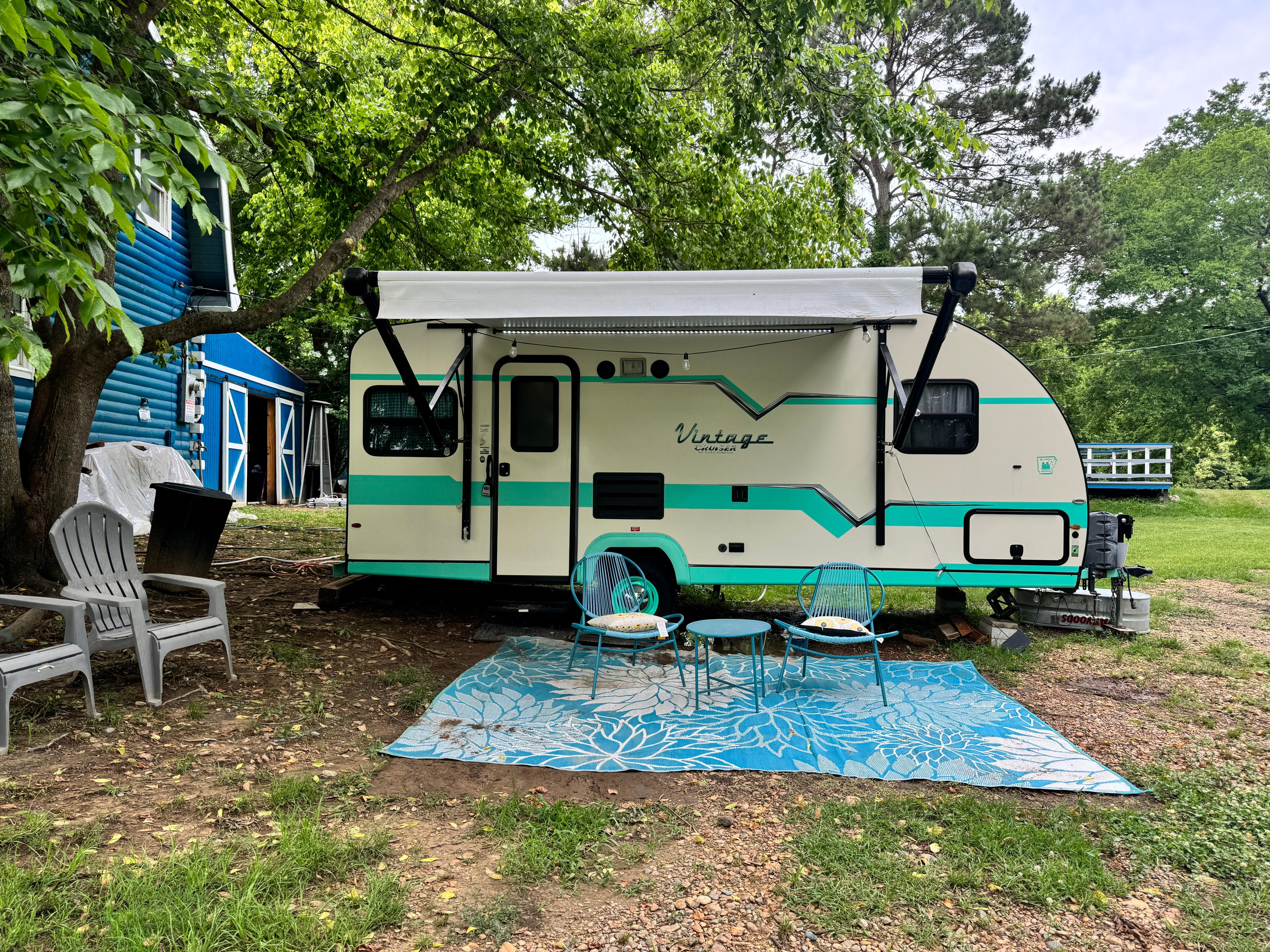 Camper and sitting area. This is how it looked when we arrived.