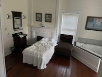 Bed in bathroom. Not acceptable when you pay over $100 per night