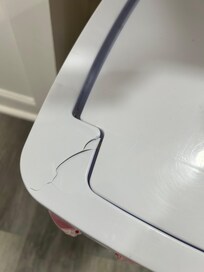 Trash lid broken so it didn’t open very easily