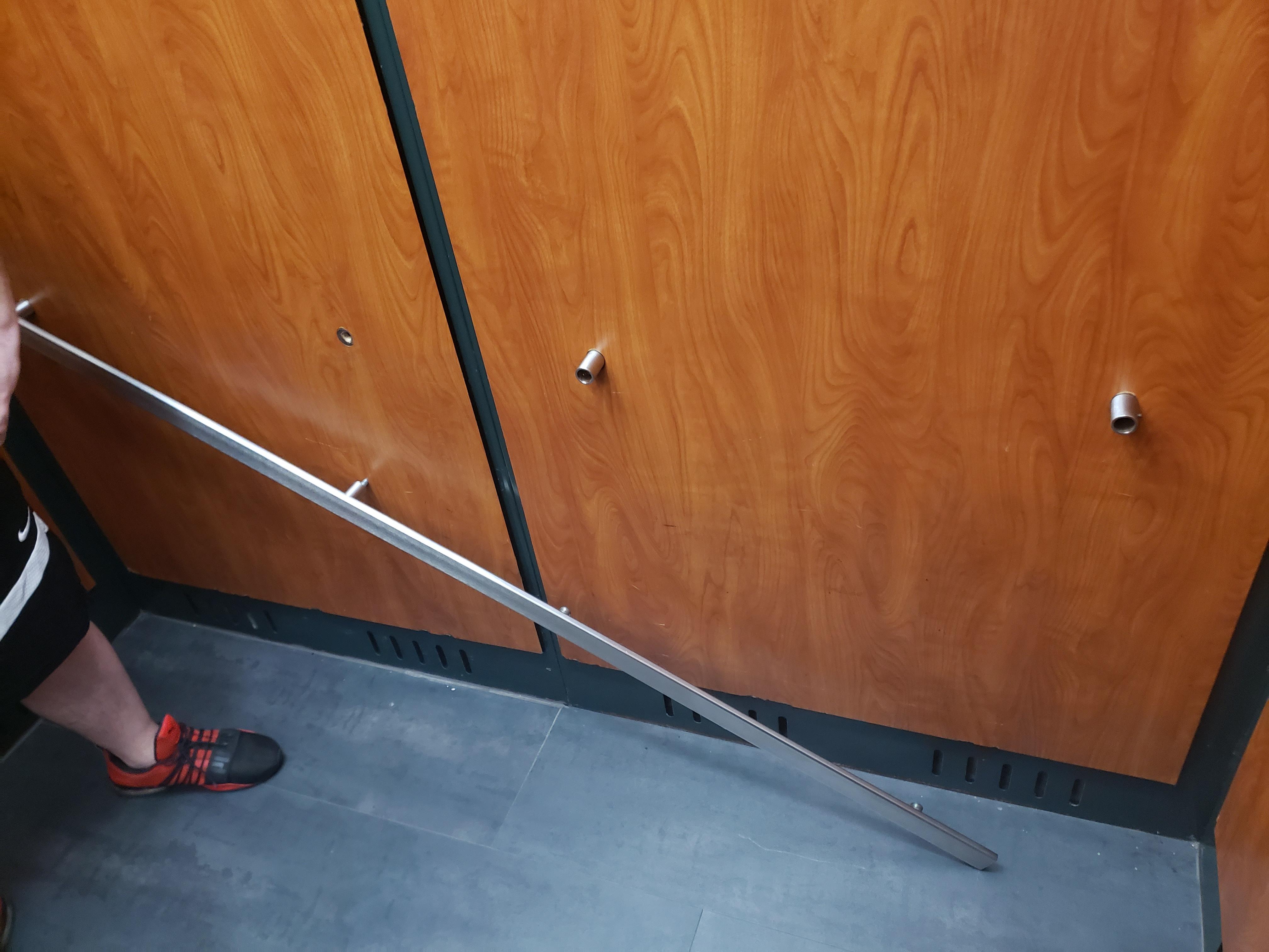 Broken handle in the elevator 