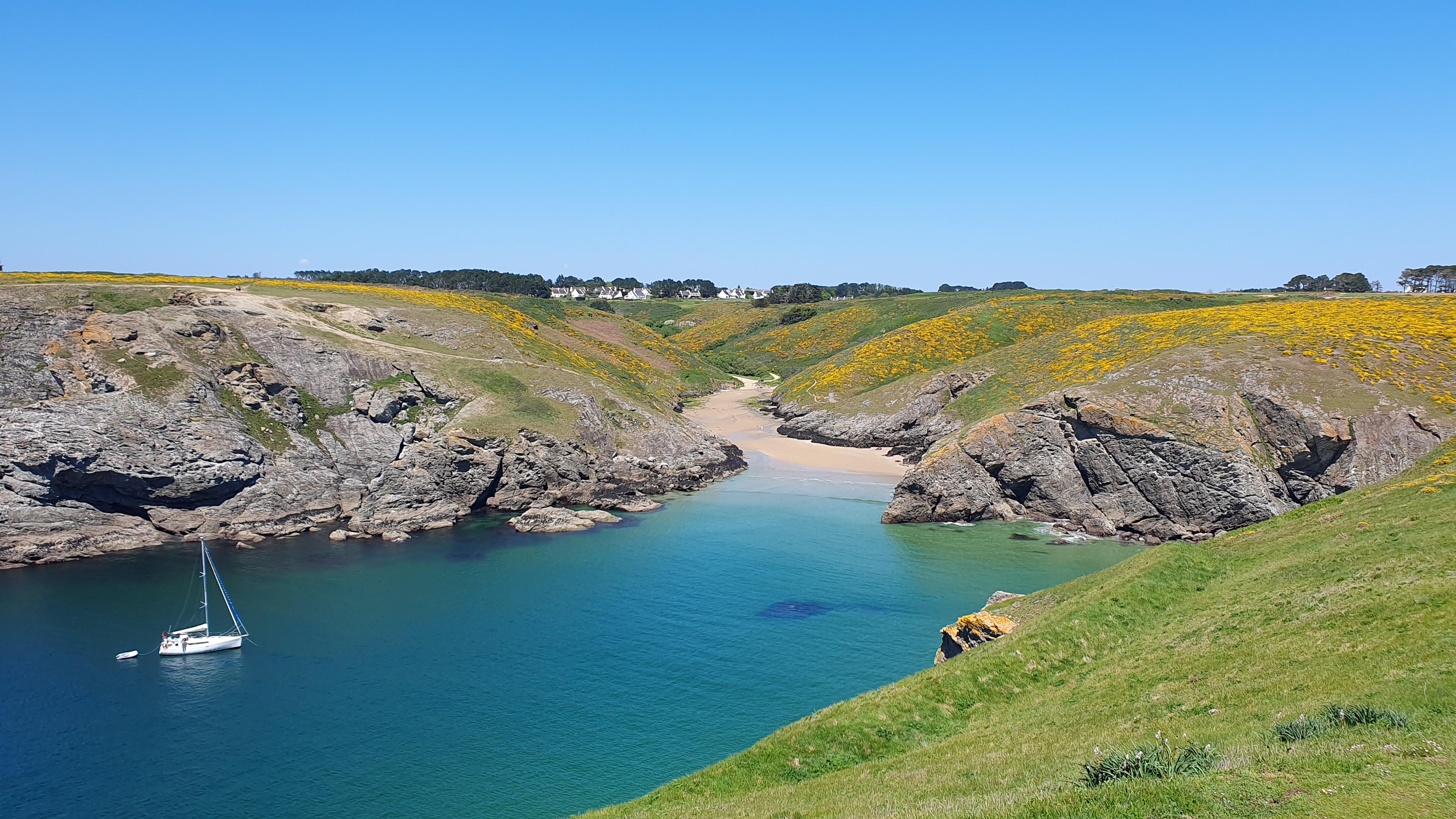 Pointe et plage de Pouldon
