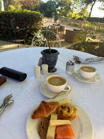 Petit déjeuner al fresco