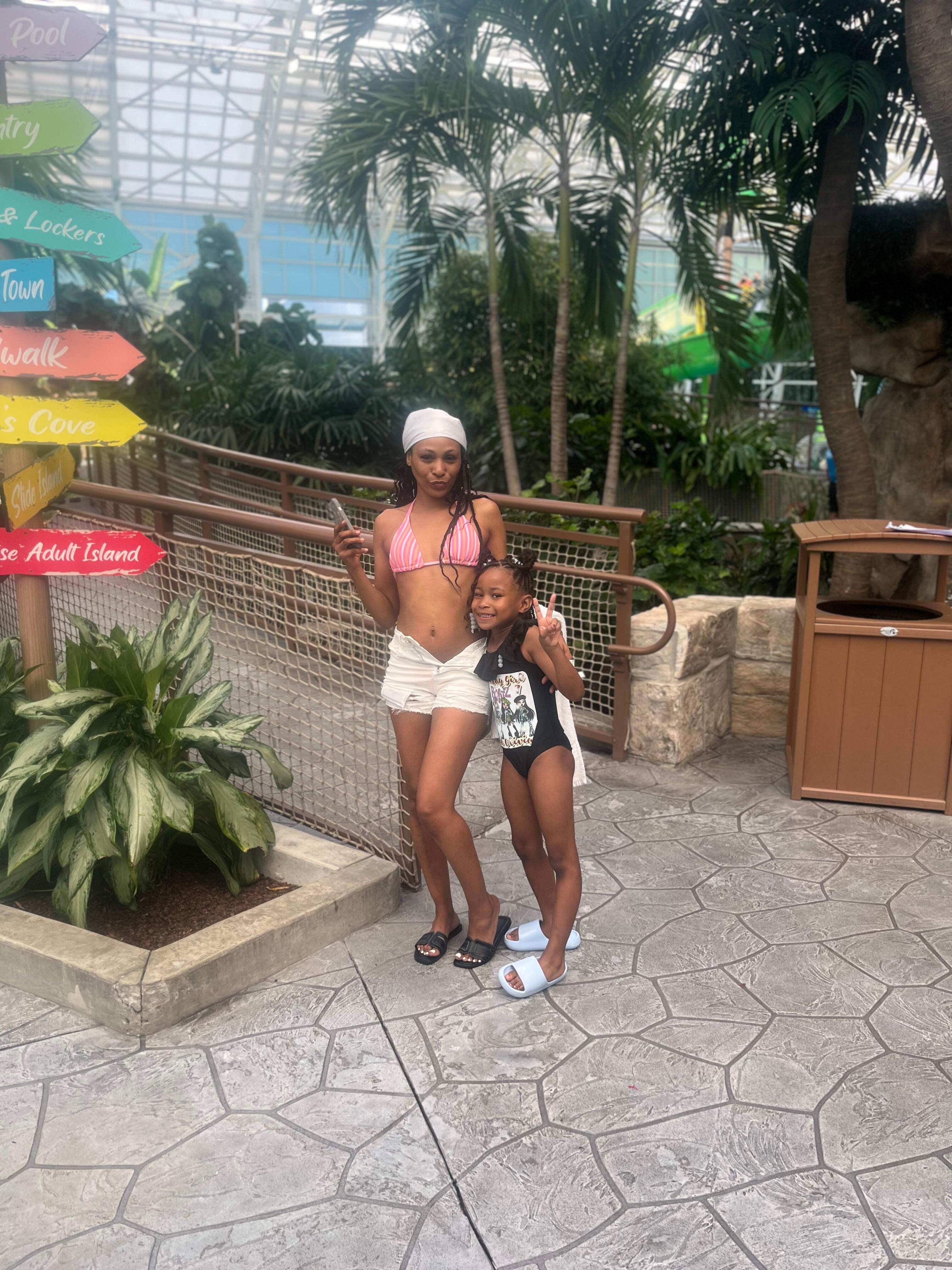 Mom and birthday girl🥰