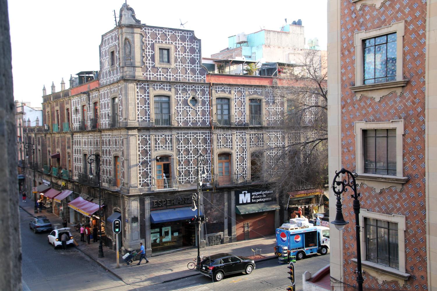 view of the Esperanza bakery across the intersection