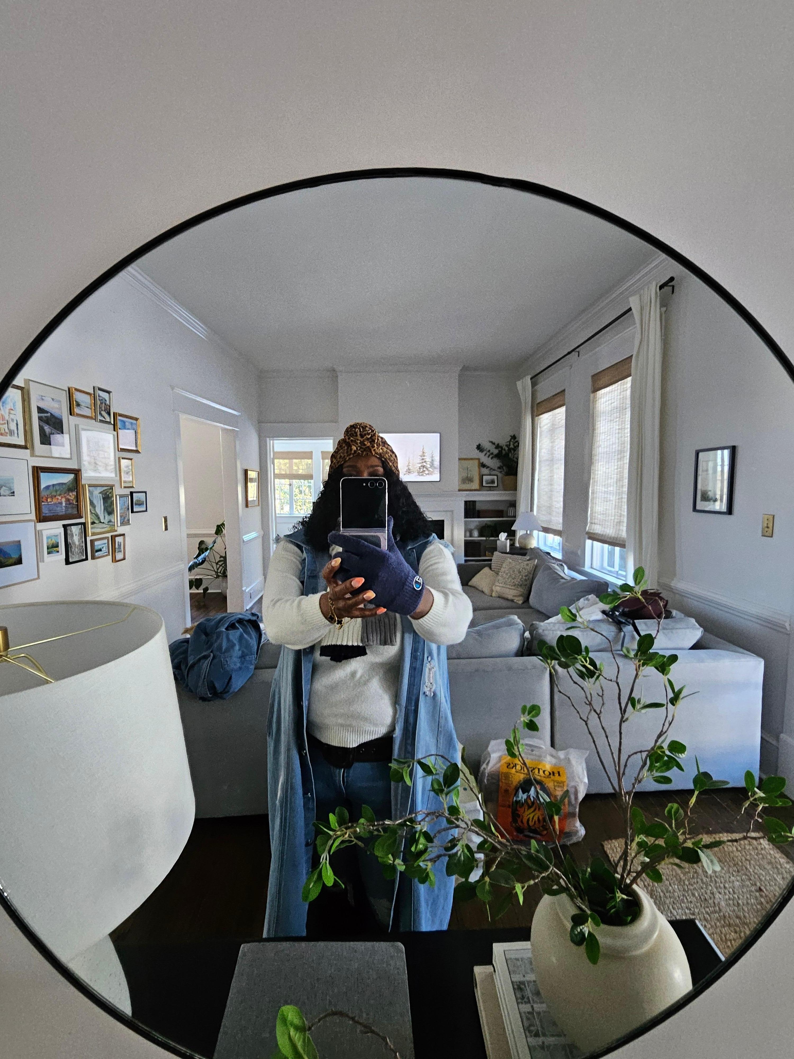 snapping a pic from the Livingroom 