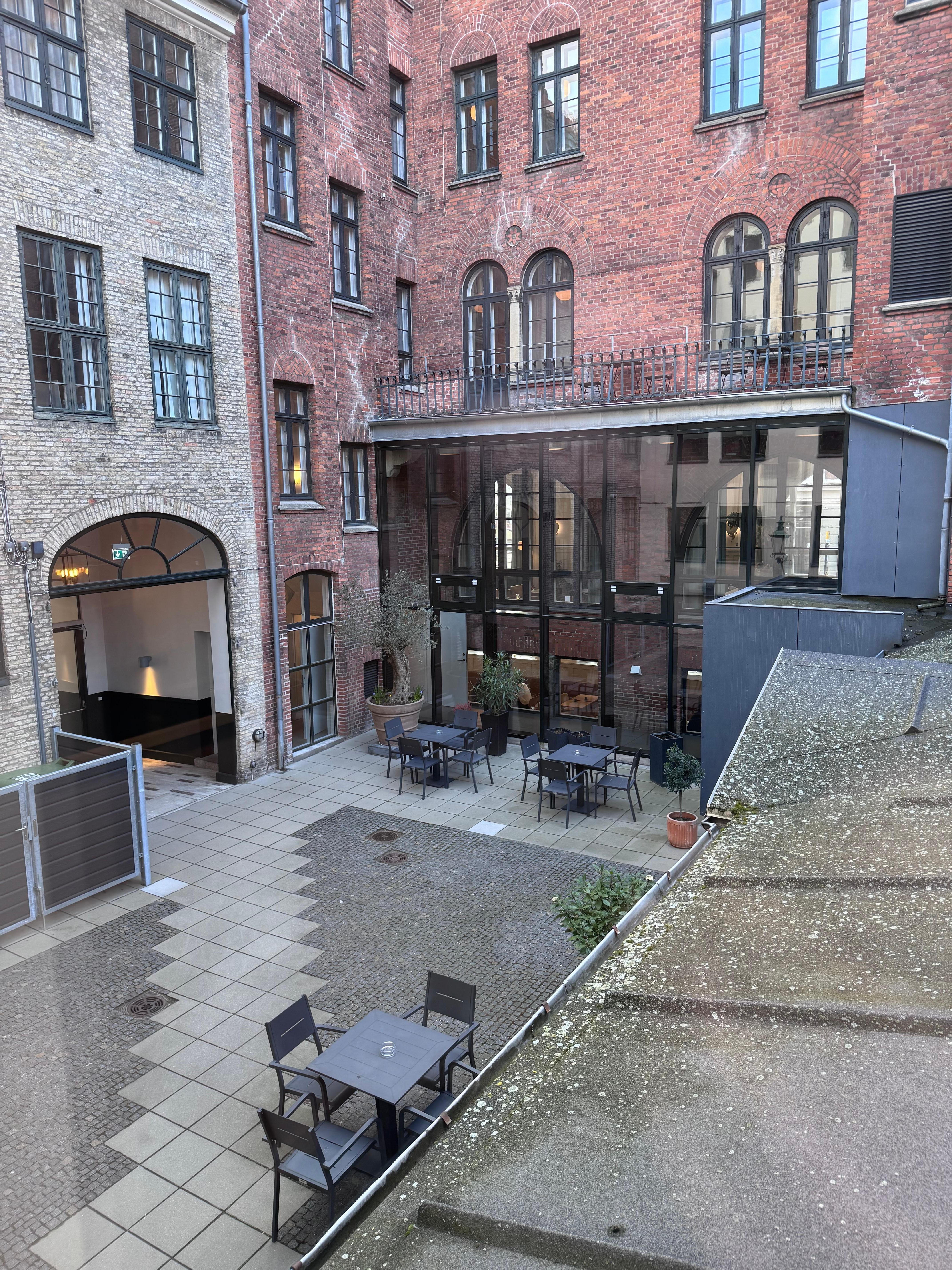 Hotel Bethel courtyard