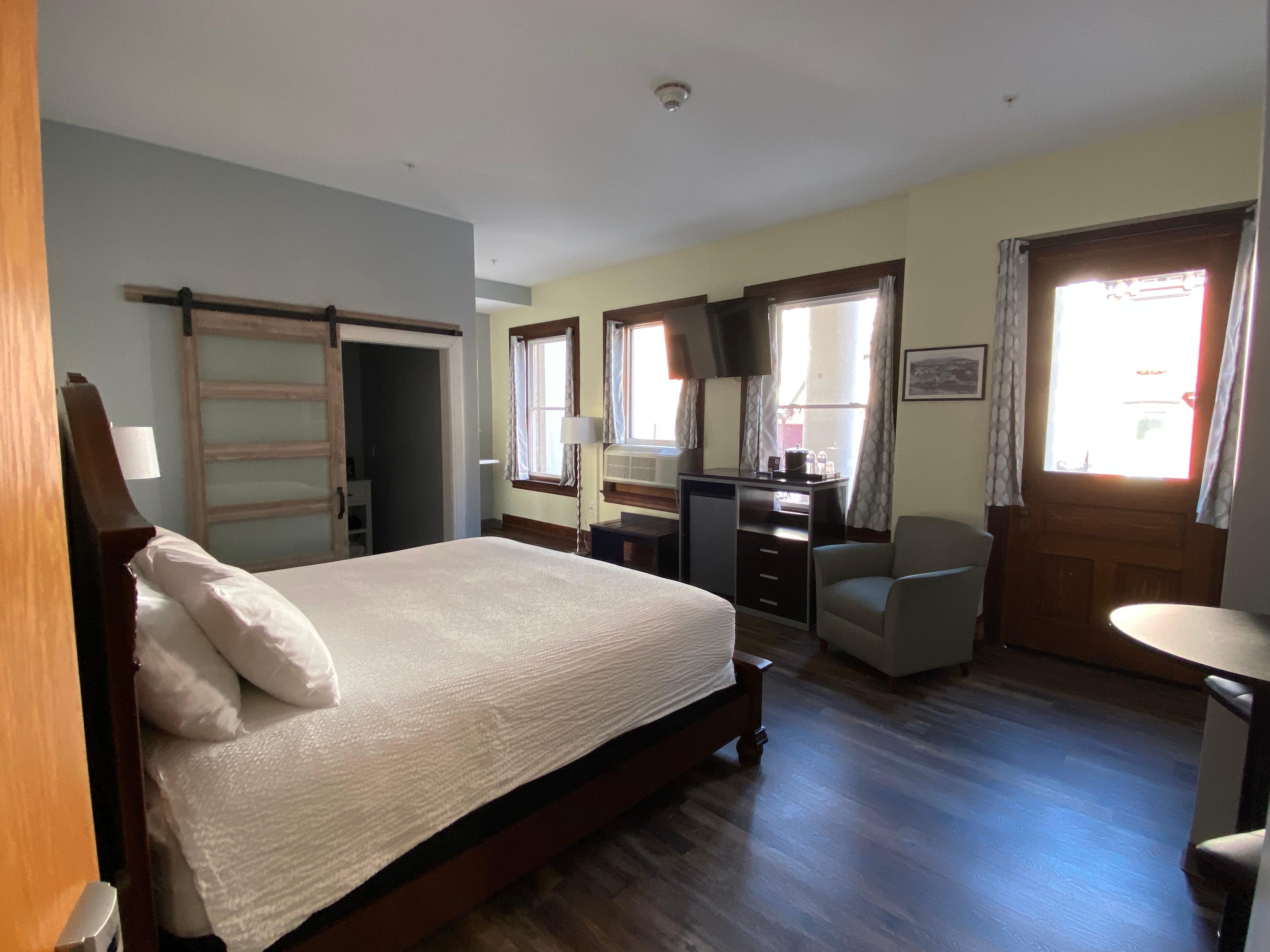 Second level king suite 