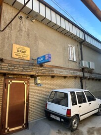 ホステル玄関