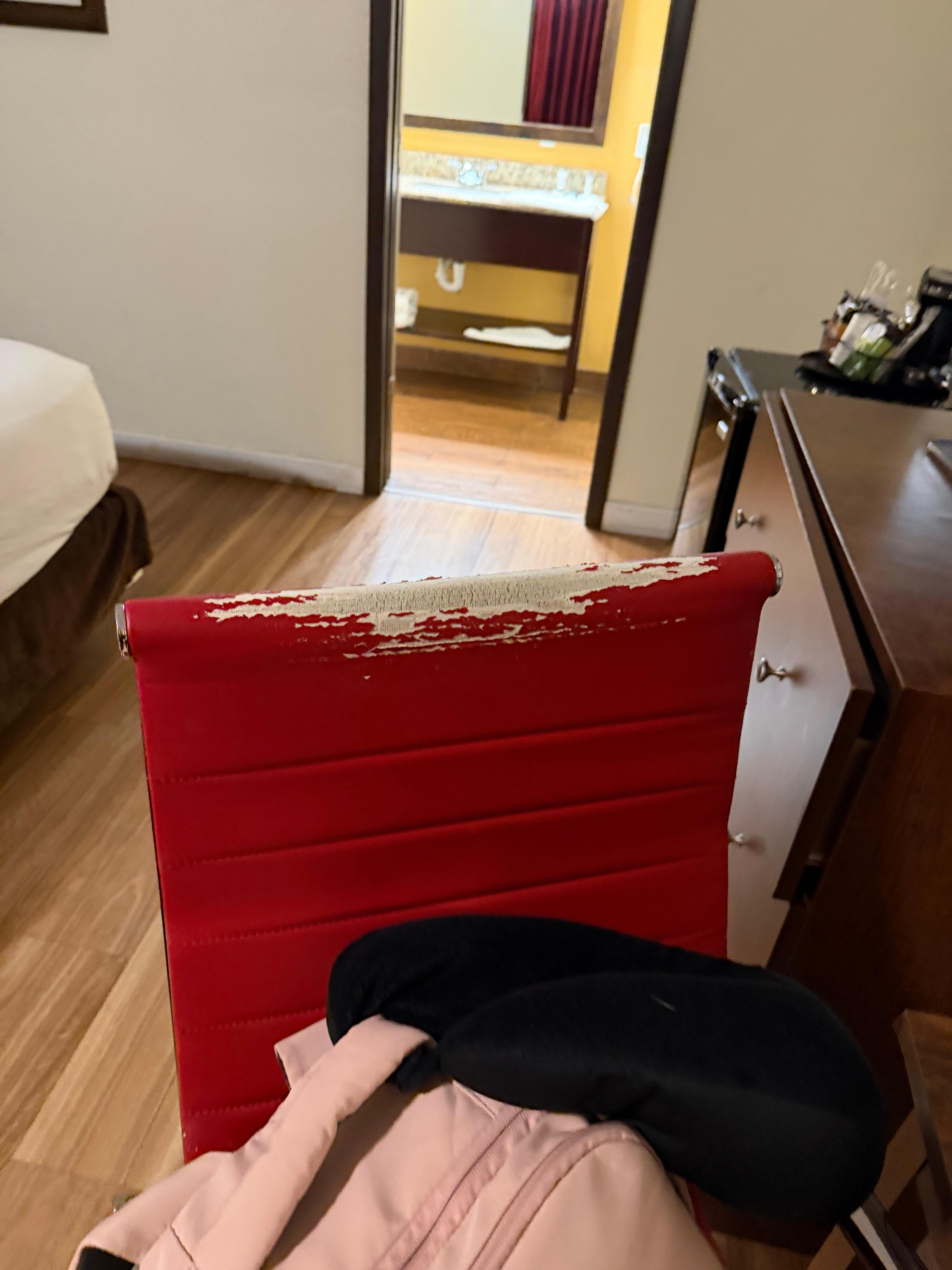 This was the first thing you see walking into the room this desk chair.