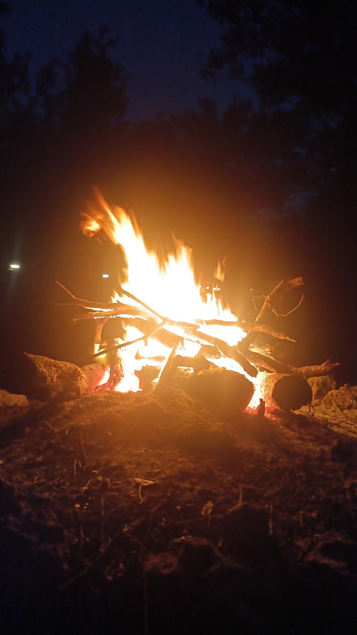 Beautifully equipped with two cozy outside firepits.