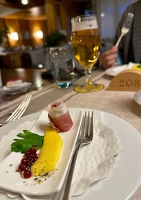 Ham with mango & cranberries