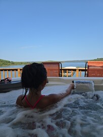 The kids loved the hot tub, and it had a fabulous view!