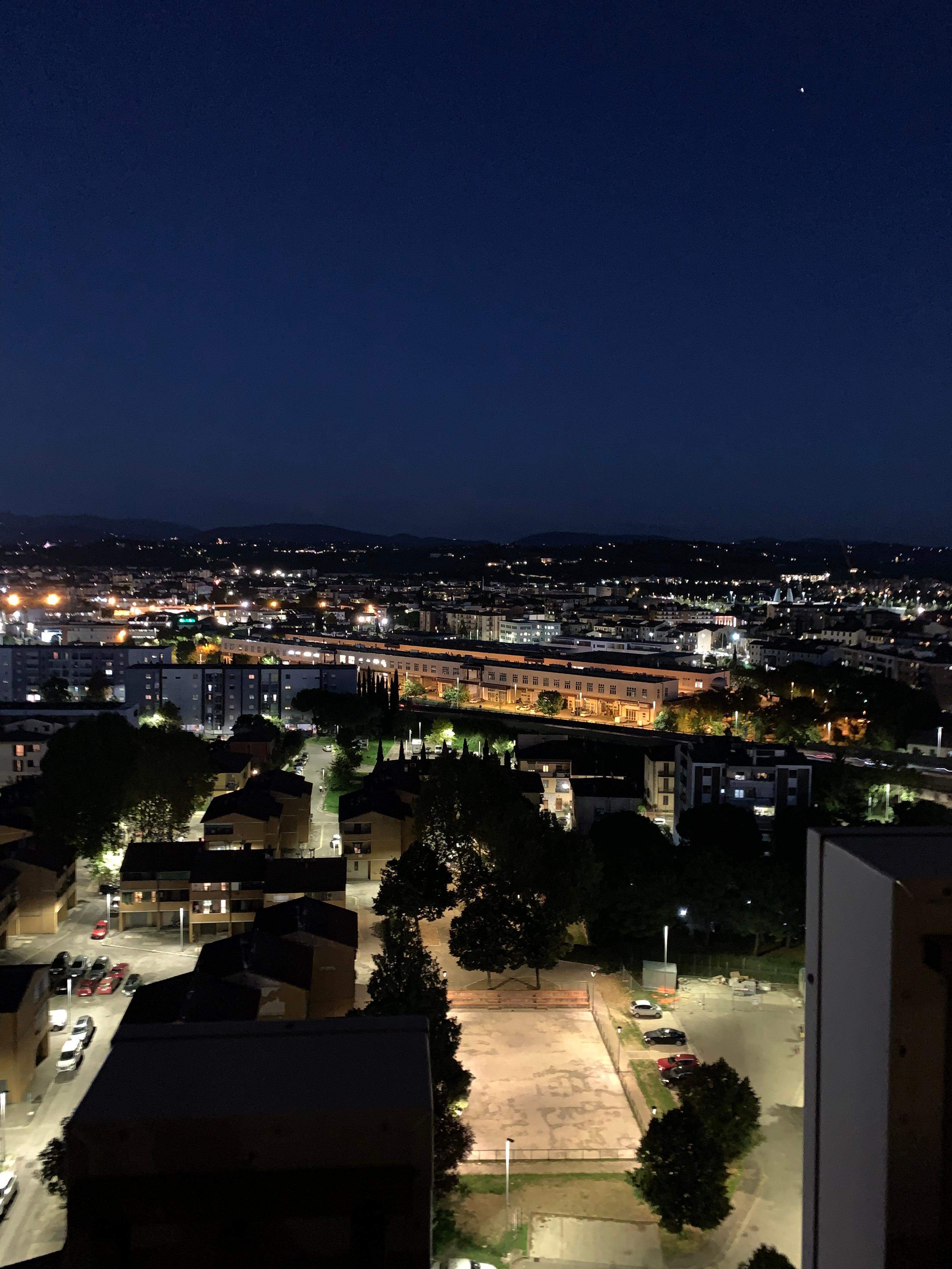 Aussicht von der Dachterrasse in der 15. Etage