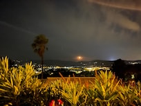 Vue de nuit depuis la terrasse.