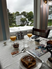Breakfast!!