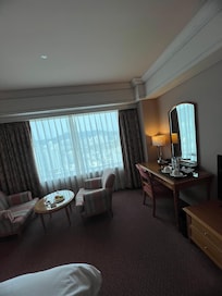 Nice spacious room with modern features