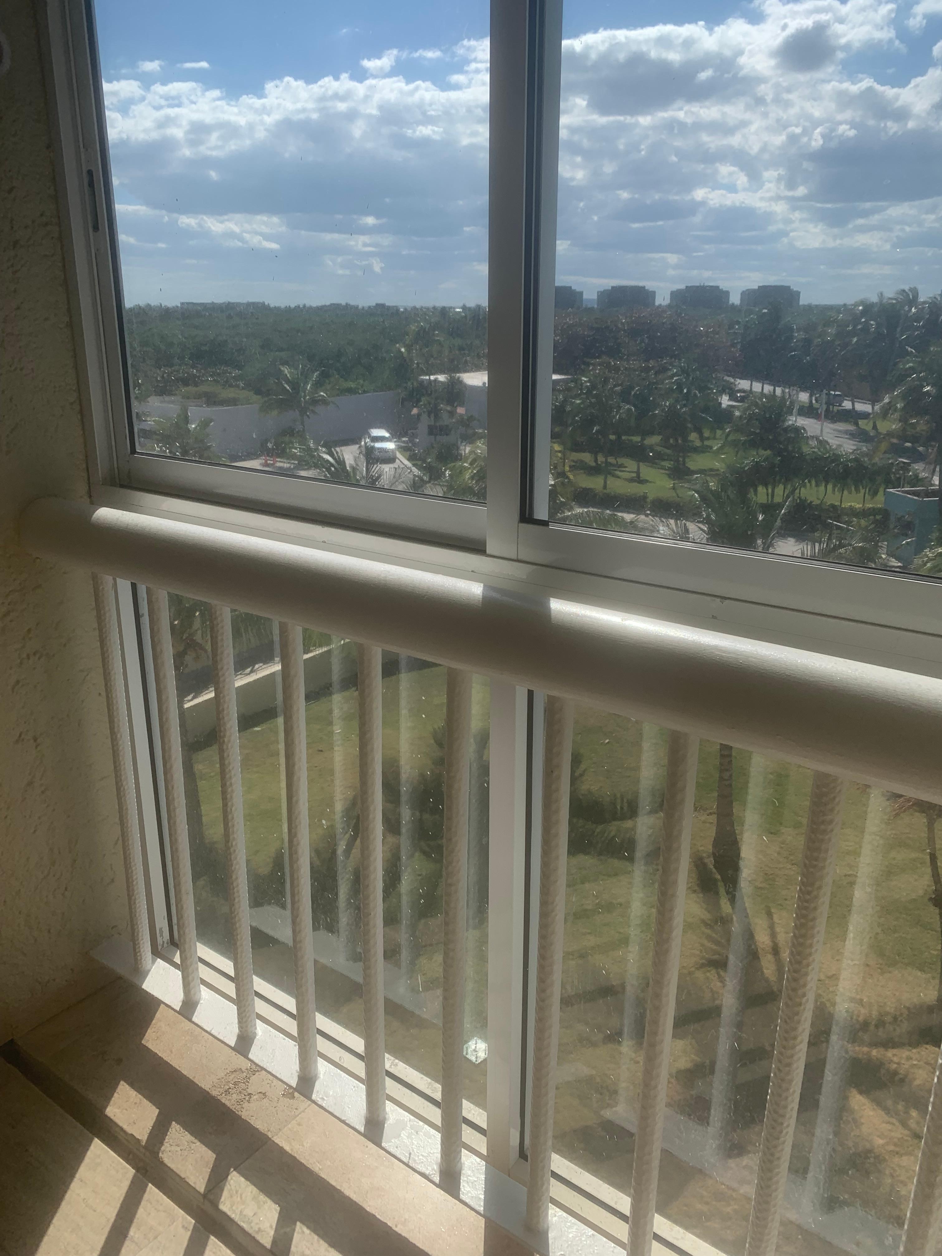 The online photo showed the beach. This is the real view.