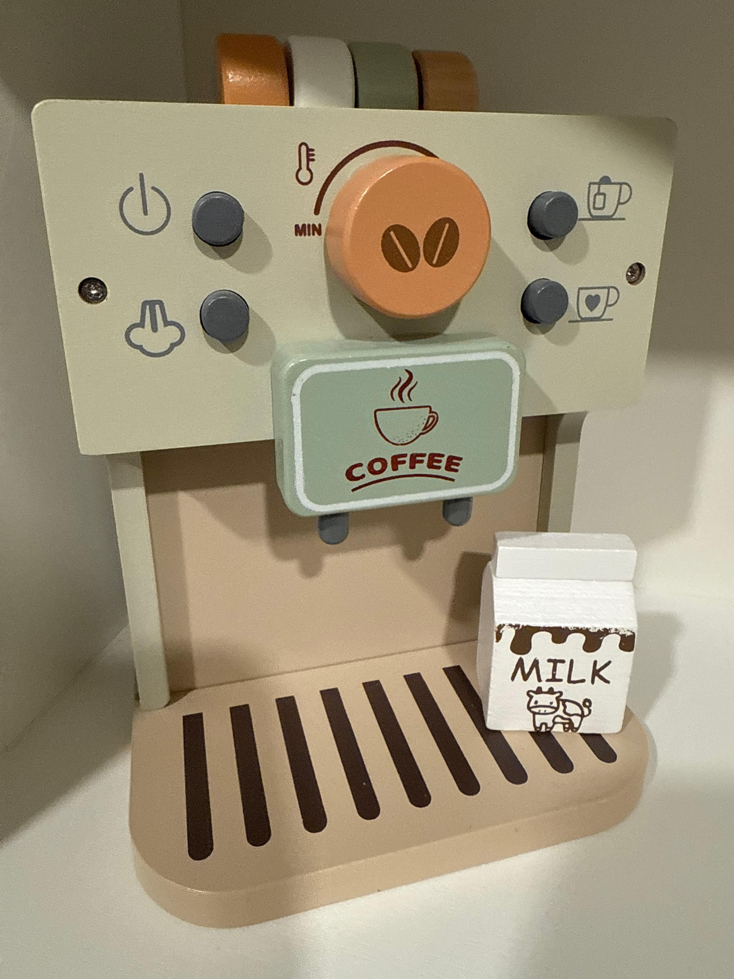 Best coffee machine ever 😉.  Love that the kids room had beautiful toys and books. 