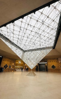 Eingang Louvre