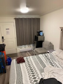 Full kitchen in corner?