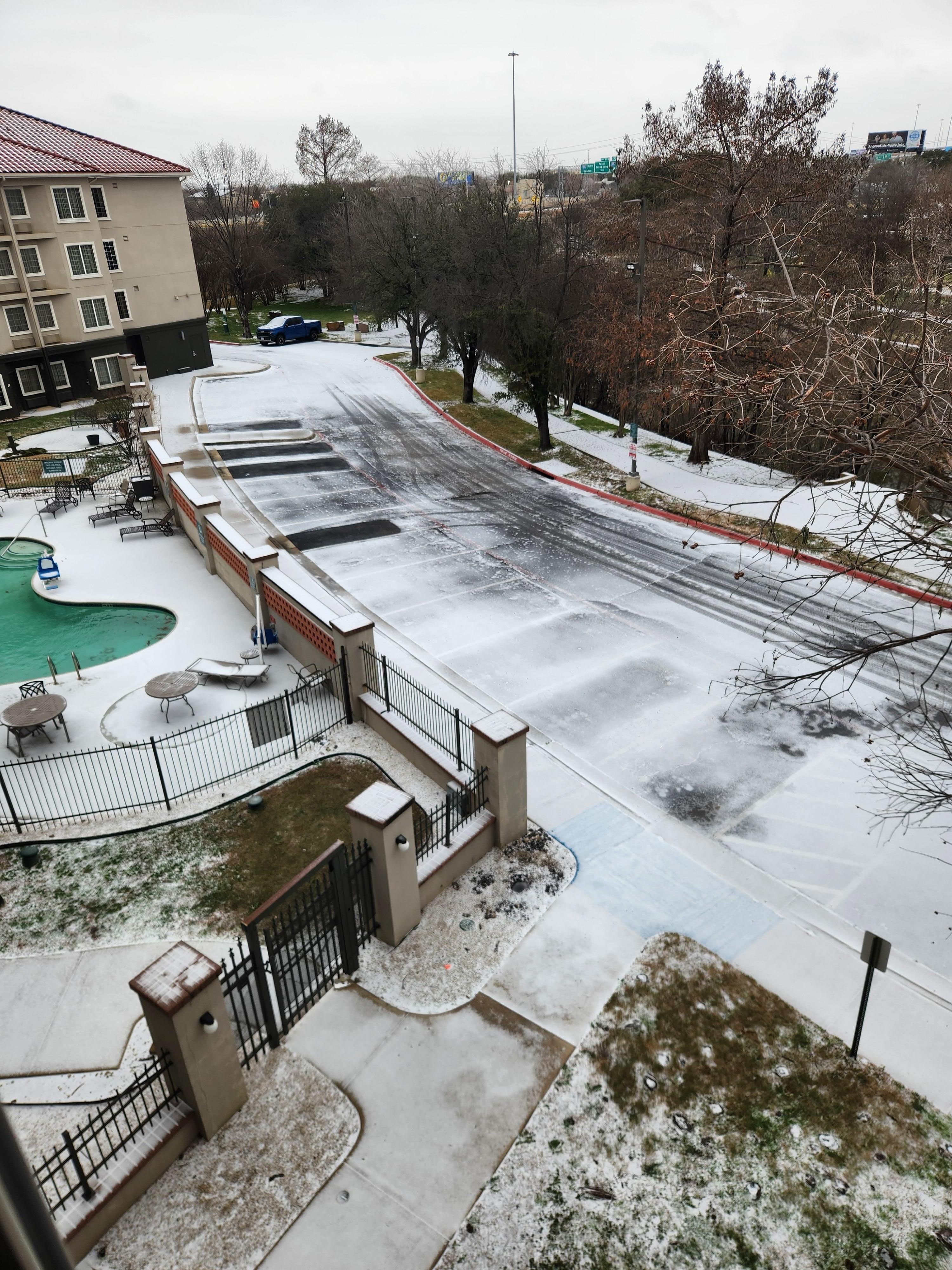 View from room waking up to snorw in Fort Worth TX