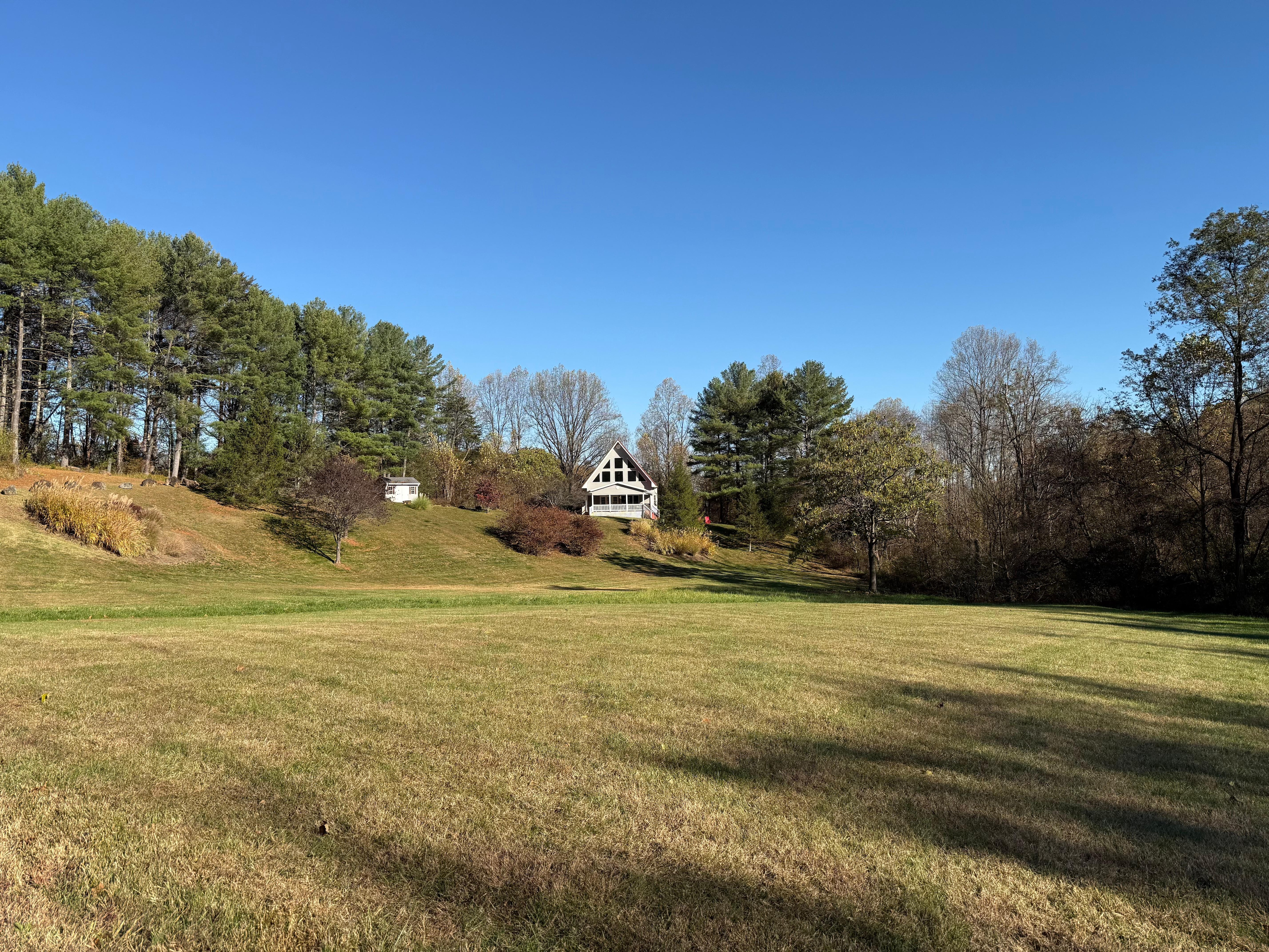 Windy Knoll "front yard" from the entrance.