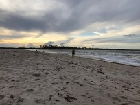 Por do sol da praia em frente a pousada!