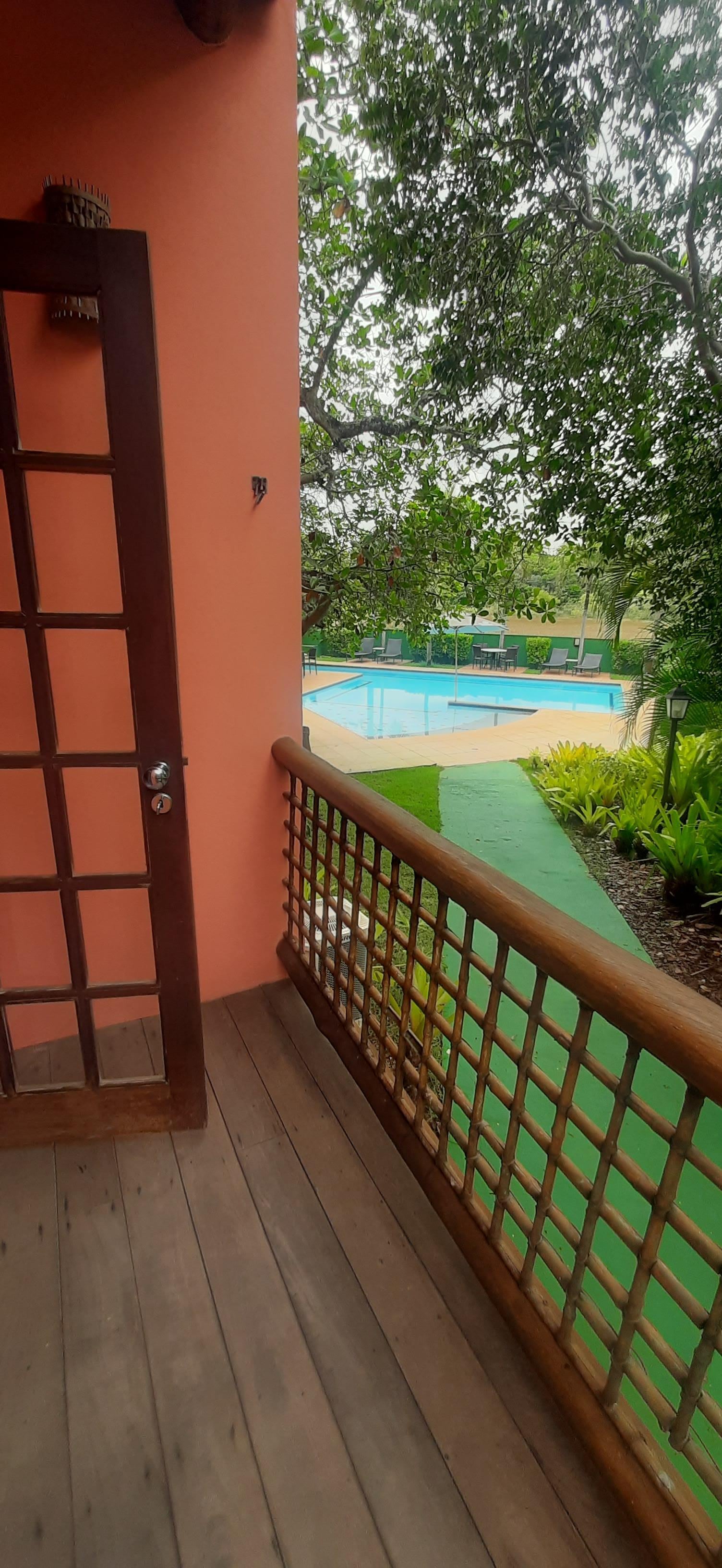 Piscina, vista da varanda 