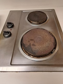 Dirty stove thaf didnt look usable