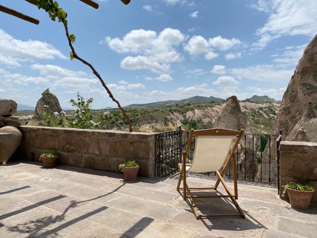 Blick von der Appartement-Terrasse ins Tal 