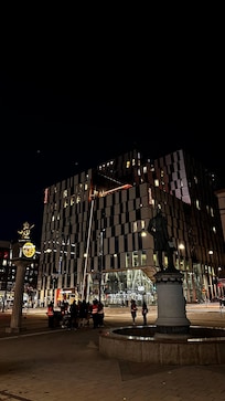 Scandic Continental bei Nacht