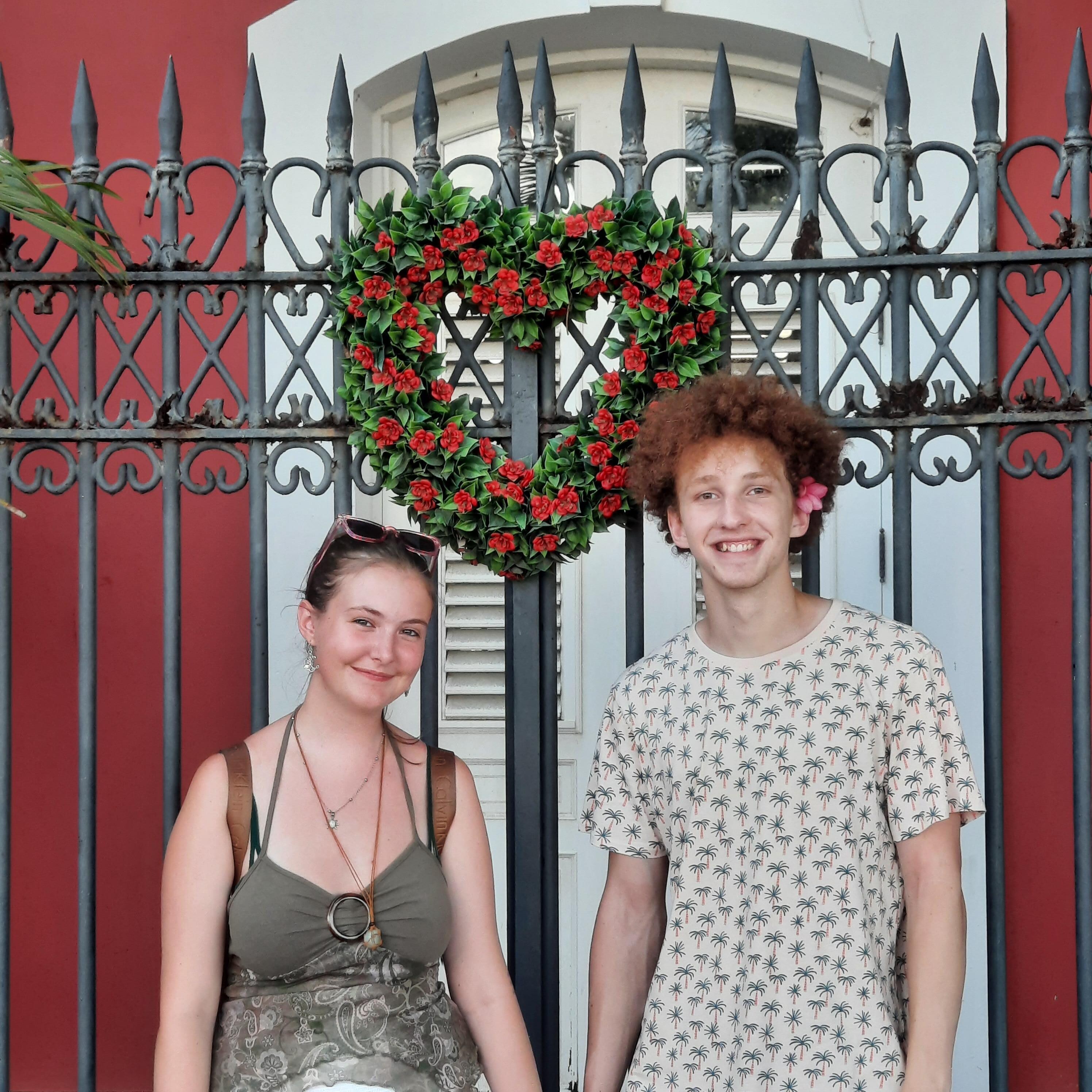 High school graduates in the park in old San Juan. Ah young love...