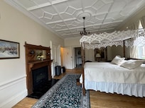 Queen with jacuzzi tub and fireplace