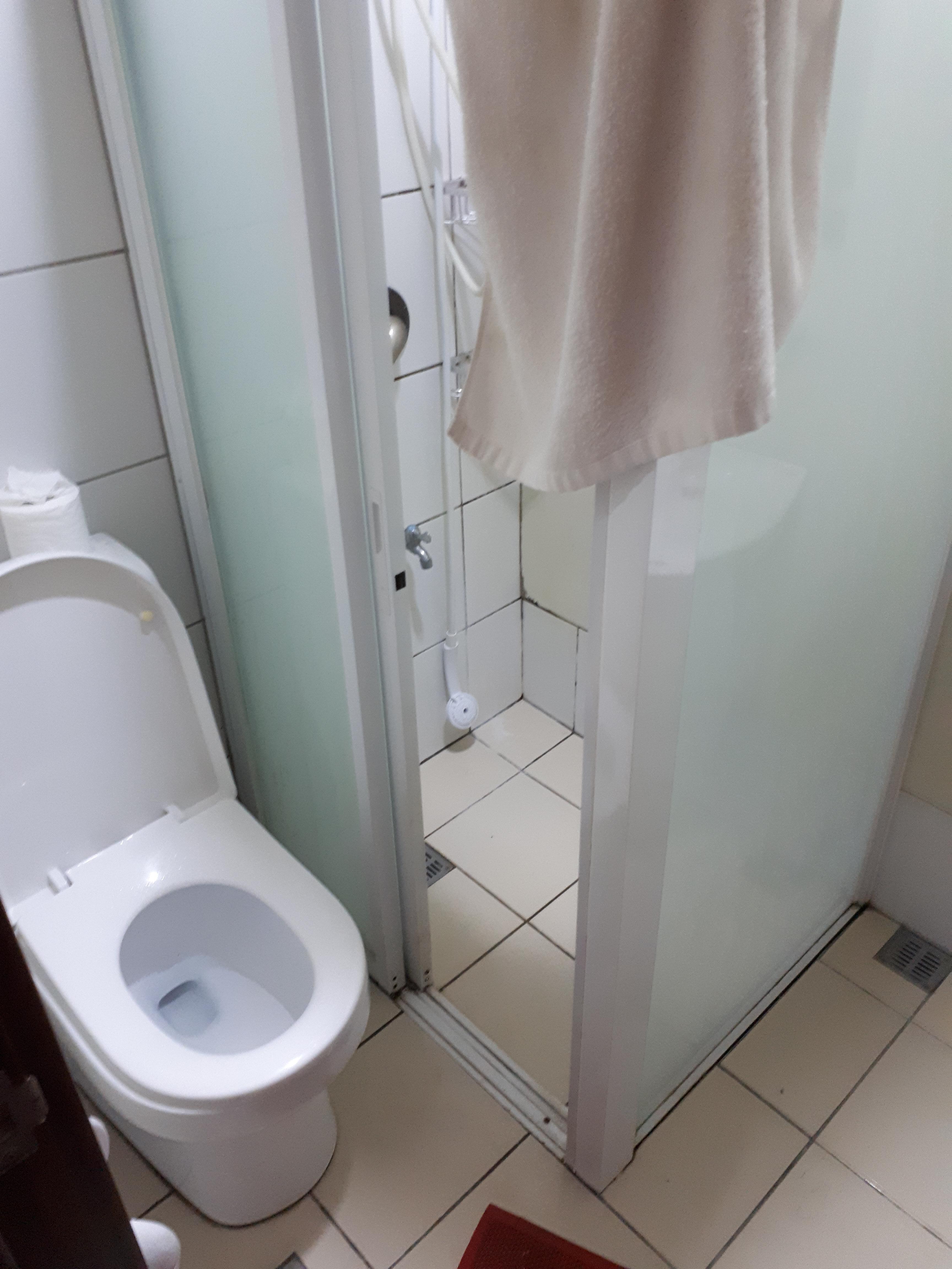 Very small bathroom. Even Filipino friend, who deals with condos. Said this was small. She could not sit on toilet without putting a leg in the shower.