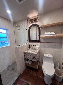 Ocean view queen bedroom suite bathroom