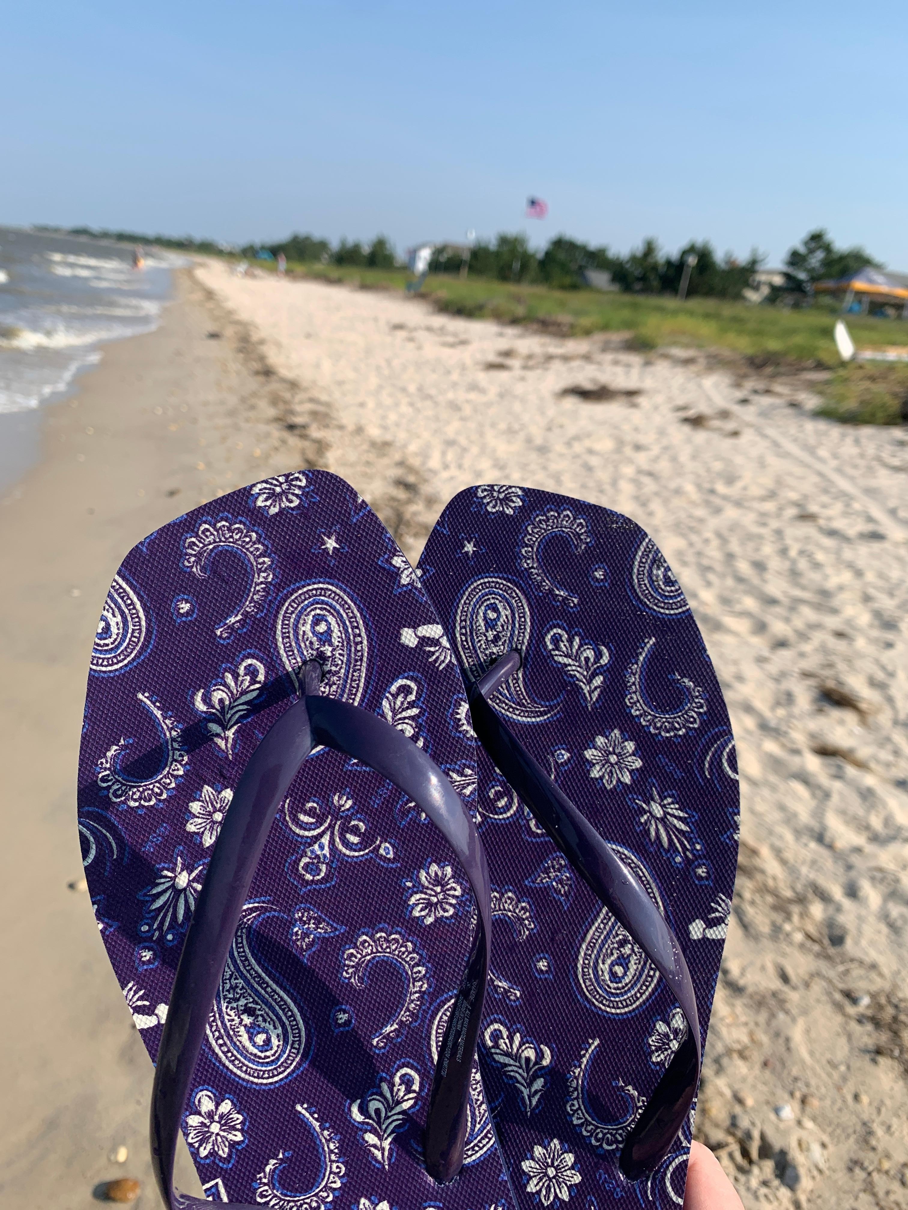 These flip flops are made for beach walking!
