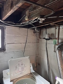 Washer plugged into the light fixture.