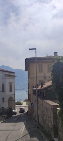 Muy cerquita del lago